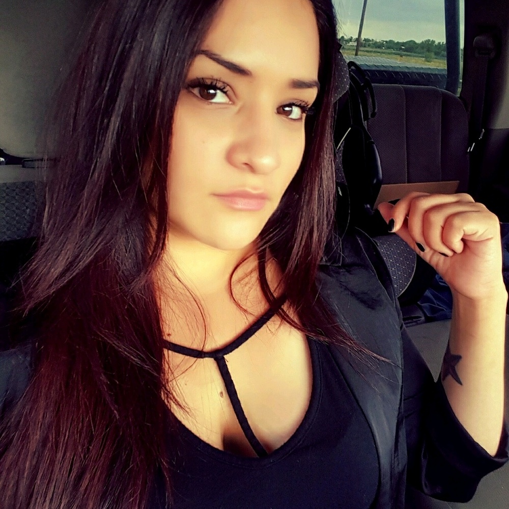 Meet your Posher, Monica